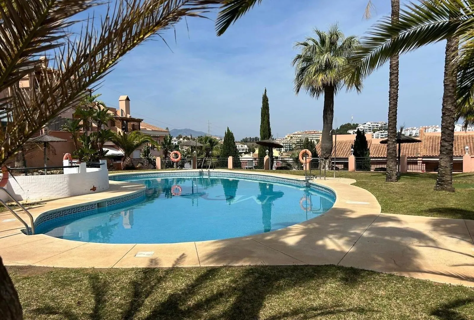 Riviera Retreat With Private Rooftop And Sea Views Михас Испания