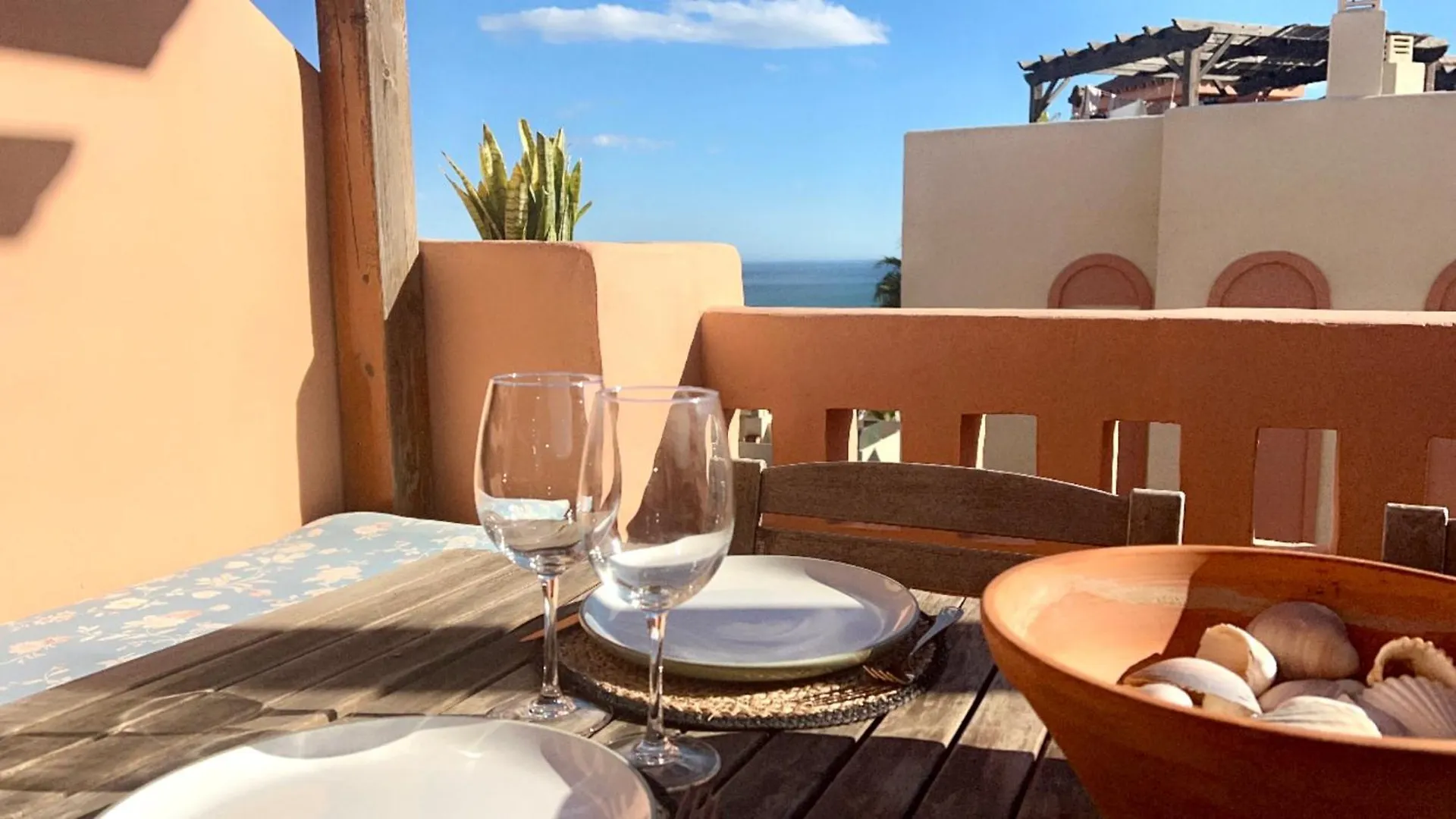 Riviera Retreat With Private Rooftop And Sea Views Михас
