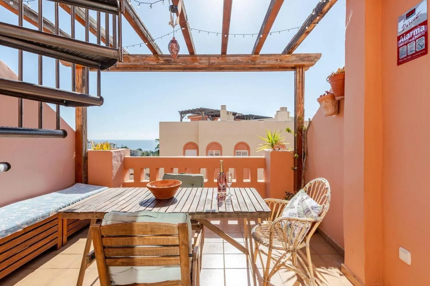 Riviera Retreat With Private Rooftop And Sea Views Михас