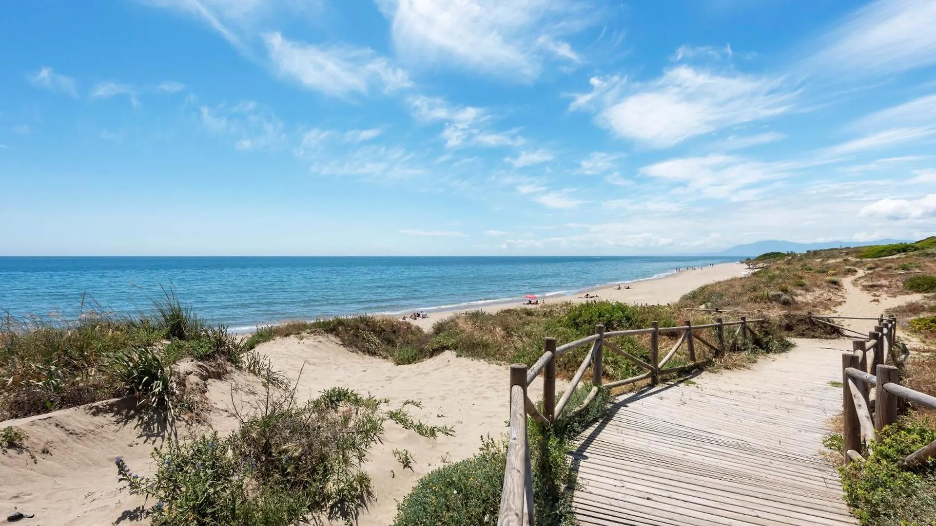 Riviera Retreat With Private Rooftop And Sea Views ミハス スペイン